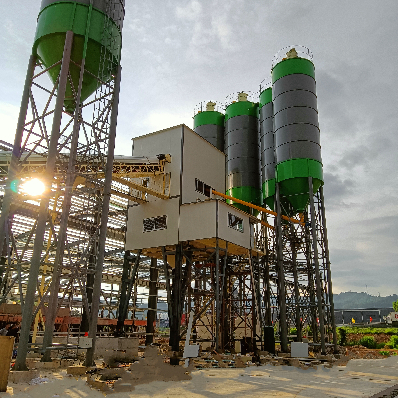 山東澤宇重工新型環(huán)?；炷翑嚢枵?></a>
				<div   id="aoiygi0"   class="dask">
					<h2>山東澤宇重工新型環(huán)?；炷翑嚢枵?/h2>
					<p>山東澤宇重工新型環(huán)保混凝土攪拌站是由配料、攪拌、電氣控制系統(tǒng)、粉料系統(tǒng)…<a href="/huanbaoxinghunningtujiaobanzhan/818.html">查看詳情</a></p>
				</div>
				<h2 class="proname"><a href="/huanbaoxinghunningtujiaobanzhan/818.html">山東澤宇重工新型環(huán)?；炷翑嚢枵?/a></h2>
			</li>
<li>
				<a href="/huanbaoxinghunningtujiaobanzhan/712.html"><img src=